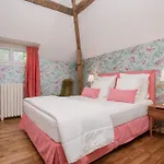 Frühstückspension Domaine Du Chateau 4*