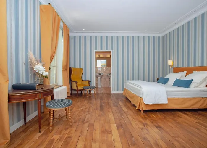 Domaine Du Chateau Bed & Breakfast 4*