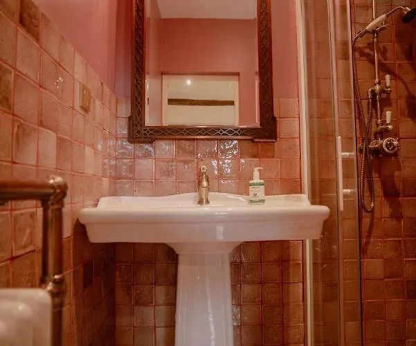 Domaine Du Chateau Bed & Breakfast 4*