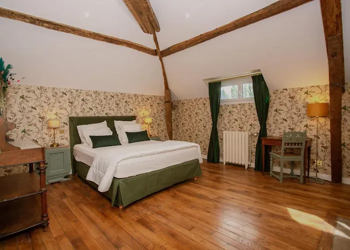 Domaine Du Chateau Bed & Breakfast 4*