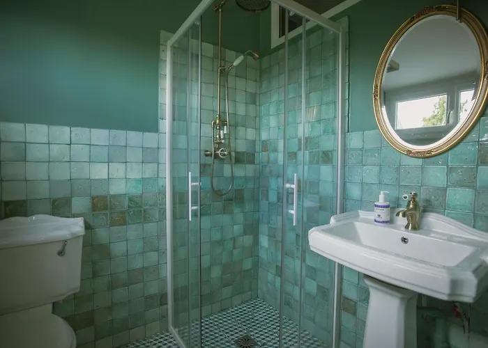 Domaine Du Chateau Bed & Breakfast